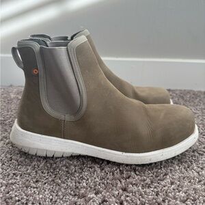 Bogs Cypress Chelsea Safety Toe Boot Womens Olive Waterproof Leather Boot Size 9